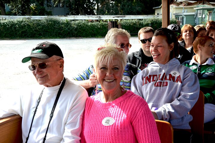 Historic trolley tour of Savannah, Georgia, showcasing landmarks and city sights, photo 9 | wizardtrip