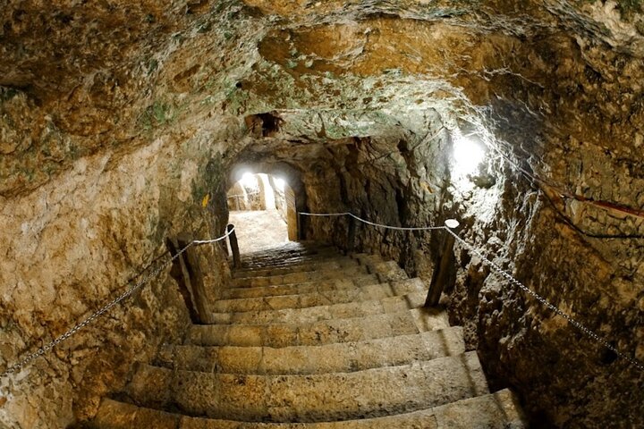 Excursión de un día desde Mérida a Chichén Itzá, Cenote Ik Kil e Izamal, mostrando ruinas mayas, nado en cenote y arquitectura colonial, foto 14 | wizardtrip