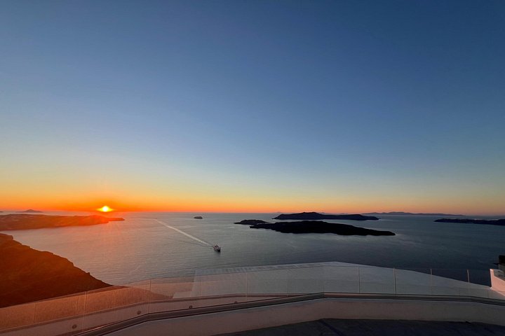 Privé op maat gemaakte tour van Santorini met lokale chauffeur, die dorpen, stranden en uitzichtpunten verkent, foto 11 | wizardtrip