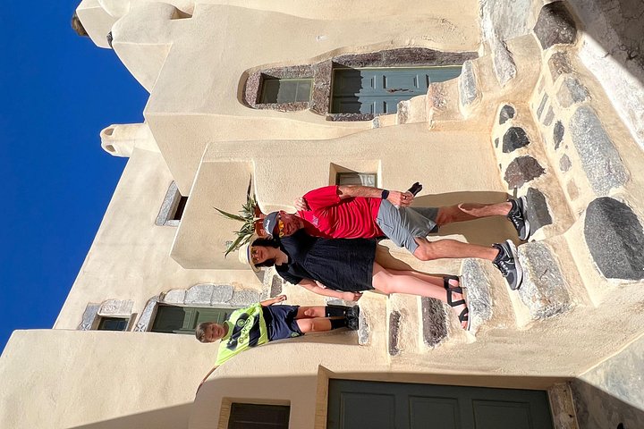 Privé op maat gemaakte tour van Santorini met lokale chauffeur, die dorpen, stranden en uitzichtpunten verkent, foto 28 | wizardtrip