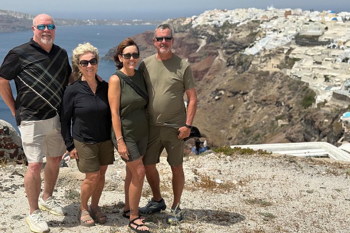 Privé op maat gemaakte tour van Santorini met lokale chauffeur, die dorpen, stranden en uitzichtpunten verkent, foto 40 | wizardtrip