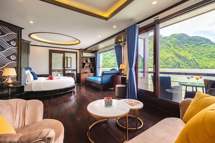 Lujoso crucero nocturno en la Bahía de Halong, Vietnam, con karsts de piedra caliza y aguas esmeralda, foto 18 | wizardtrip