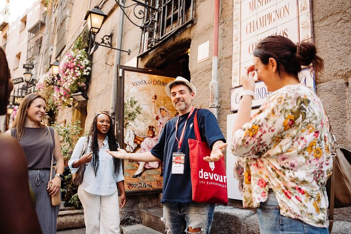 Un viaggio culinario e storico attraverso le taverne più antiche e i monumenti iconici di Madrid, foto 10 | wizardtrip
