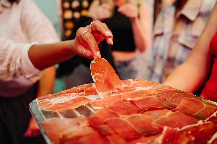 Um tour gastronômico guiado pelos charmosos bairros de Madrid, provando iguarias locais e produtos de mercado, foto 17 | wizardtrip