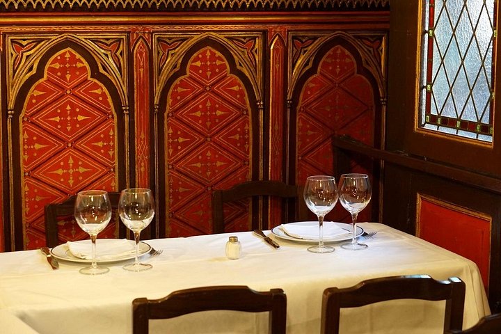 プラド美術館の芸術、歴史的な街並み、ボティン・レストランが登場するマドリードツアー、写真18 | wizardtrip