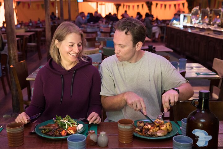 Experimenta la magia del Hobbiton Movie Set en un tour de un día desde Rotorua, con vistas panorámicas y un delicioso almuerzo, foto 6 | wizardtrip