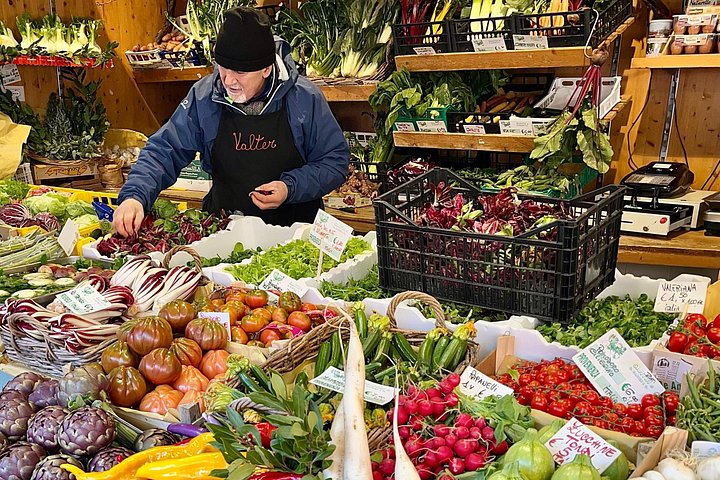 Venezianischer Koch leitet einen Kochkurs nach einer Markt-Tour in Rialto, Venedig, Foto 16 | wizardtrip