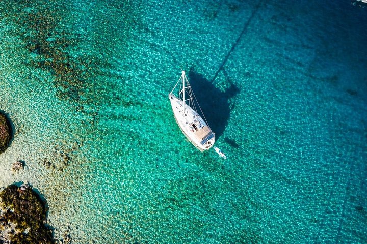ギリシャ、ヘラクリオンからのディア島へのセーリングクルーズ。水泳、ウォータースポーツ、船上での食事が楽しめます、写真8 | wizardtrip