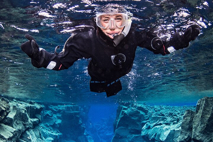 Silfra : Snorkeling entre les plaques tectoniques - Rendez-vous sur place | wizardtrip