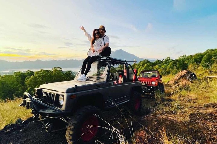 Soloppgangs jeep-tur på Mount Batur, Bali, Indonesia, med vulkanske landskap og frokost, foto 7 | wizardtrip