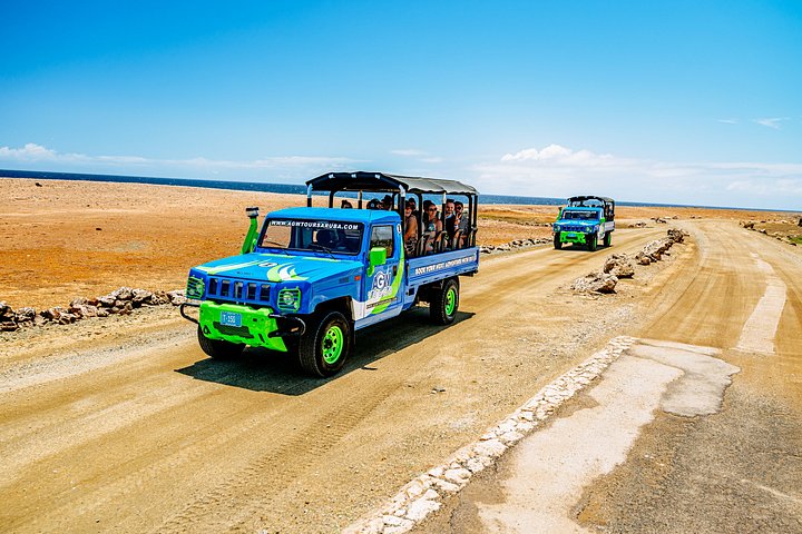 Jeep adventure exploring Aruba's Natural Pool, caves, and Baby Beach, photo 3 | wizardtrip