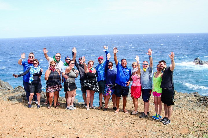 Jeep adventure exploring Aruba's Natural Pool, caves, and Baby Beach, photo 8 | wizardtrip