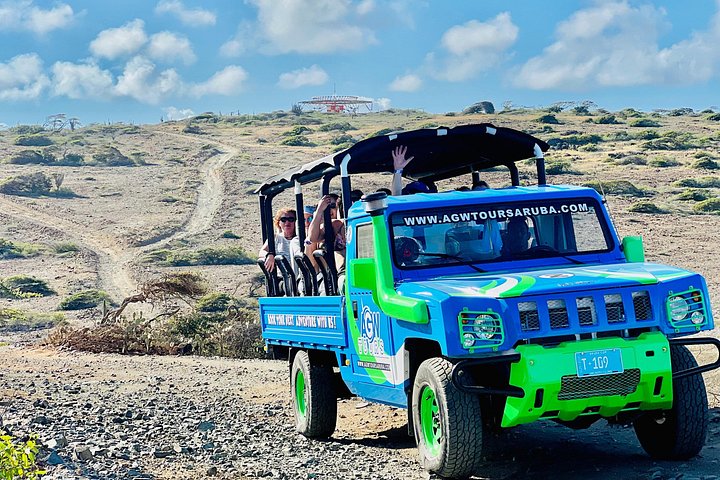 Jeep adventure exploring Aruba's Natural Pool, caves, and Baby Beach, photo 15 | wizardtrip