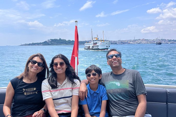 Crociera in yacht di lusso sul Bosforo di Istanbul, con monumenti europei e asiatici, foto 28 | wizardtrip