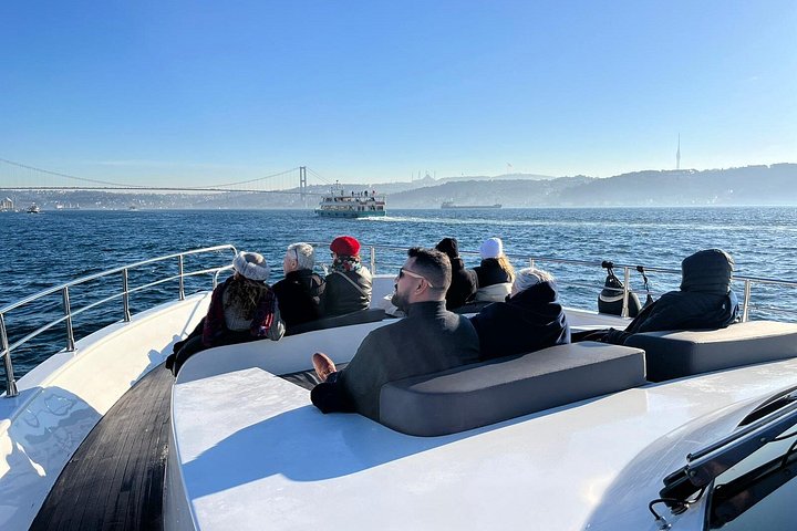 Crociera in yacht di lusso sul Bosforo di Istanbul, con monumenti europei e asiatici, foto 30 | wizardtrip