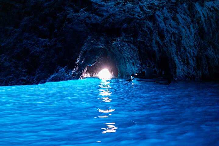Small Group Tour from Naples to Blue Grotto, Anacapri and Capri | wizardtrip