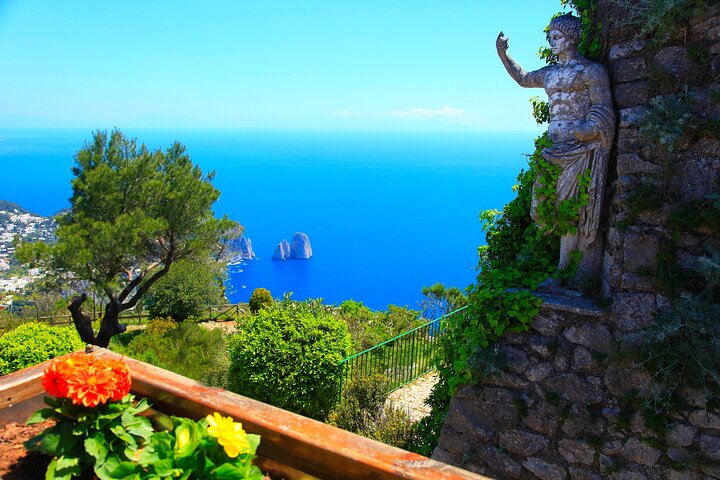 A scenic boat tour exploring the Blue Grotto and the island of Capri from Naples, photo 12 | wizardtrip