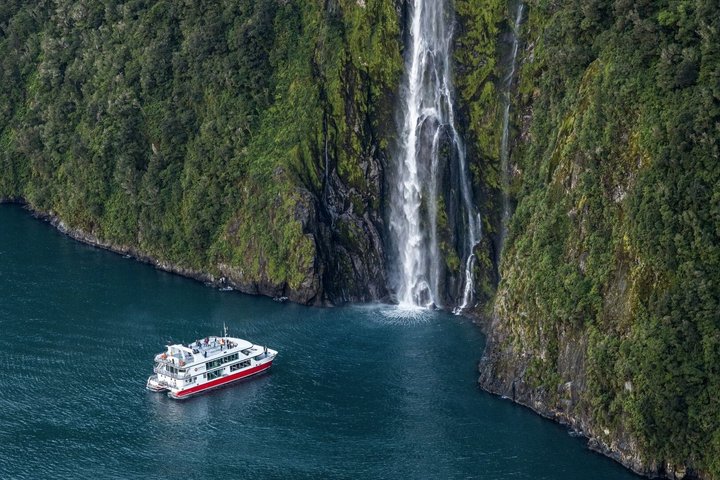 Milford Sound Bus & Cruise ab Queenstown: Panoramablicke | wizardtrip