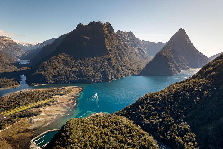 Tour in pullman e crociera a Milford Sound da Queenstown, Nuova Zelanda, che mostra splendidi paesaggi del fiordo, foto 14 | wizardtrip