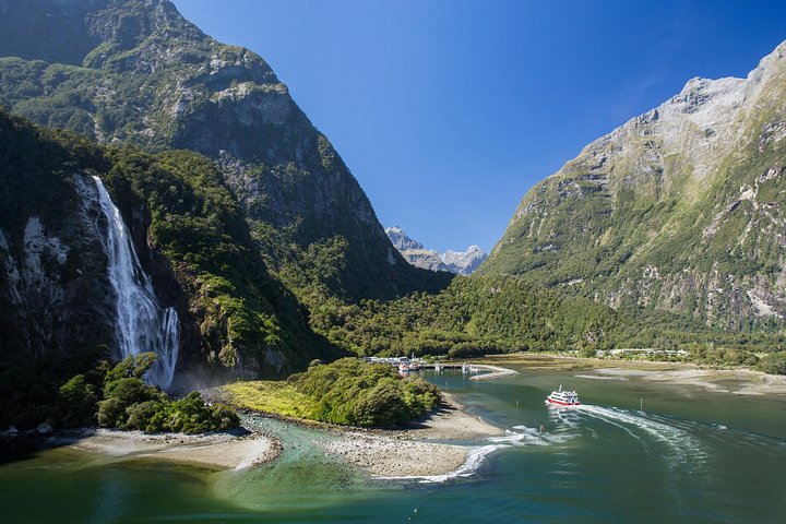 Tour in pullman e crociera a Milford Sound da Queenstown, Nuova Zelanda, che mostra splendidi paesaggi del fiordo, foto 16 | wizardtrip