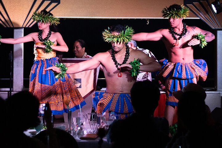 Crucero con cena al atardecer con espectáculo polinesio y buffet en Oahu, Hawái, foto 11 | wizardtrip