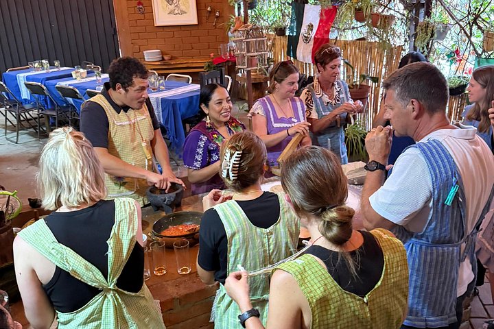 Leer traditionele Oaxacaanse kookkunst in een praktische les, bereid authentieke gerechten en geniet van een gezamenlijke maaltijd, foto 18 | wizardtrip