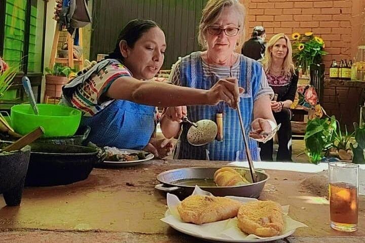Leer traditionele Oaxacaanse kookkunst in een praktische les, bereid authentieke gerechten en geniet van een gezamenlijke maaltijd, foto 23 | wizardtrip
