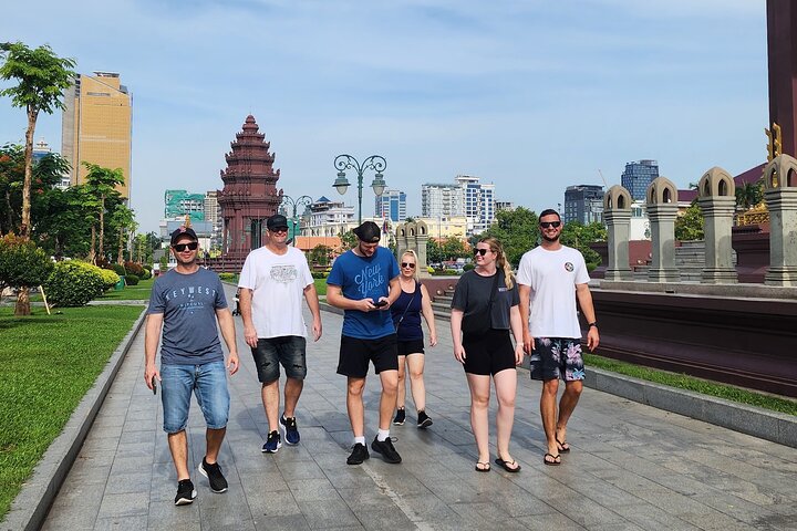 A comprehensive tour of Phnom Penh's historical sites, including temples, museums, and genocide memorials, photo 6 | wizardtrip