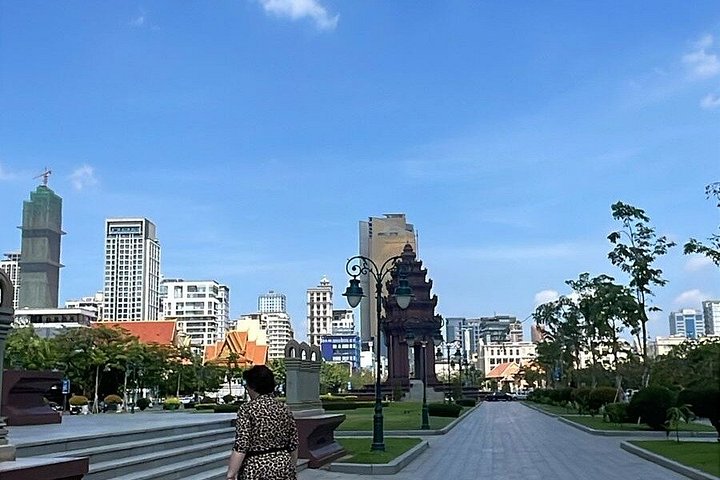 A comprehensive tour of Phnom Penh's historical sites, including temples, museums, and genocide memorials, photo 41 | wizardtrip