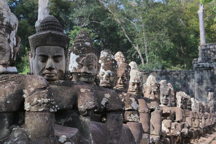 Visite privée en tuk-tuk des temples d'Angkor Wat, Bayon et Ta Prohm à Siem Reap, Cambodge, photo 8 | wizardtrip