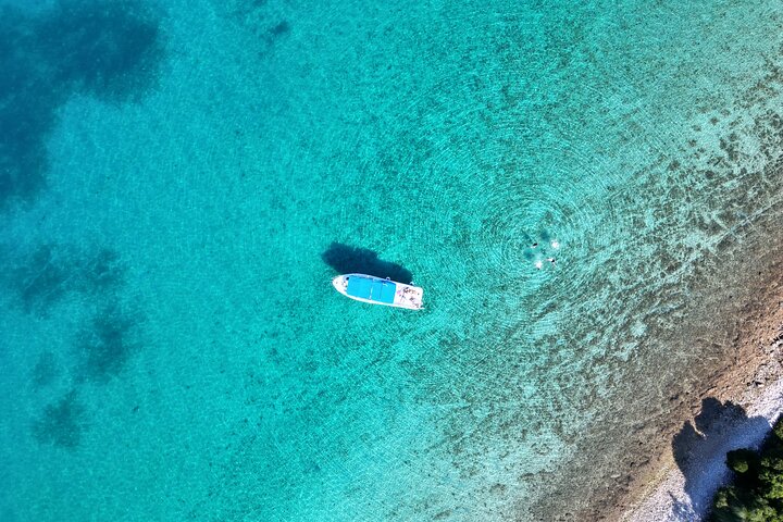 Excursion en bateau rapide vers le Blue Lagoon depuis Trogir, Croatie, avec baignade et exploration d'îles, photo 8 | wizardtrip