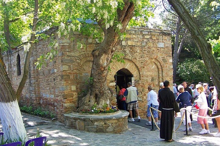 Explorez l'ancienne Éphèse, la Maison de la Vierge Marie et le Temple d'Artémis lors d'une visite guidée depuis Kusadasi, photo 12 | wizardtrip