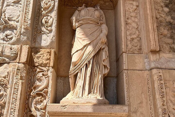 Explorez l'ancienne Éphèse, la Maison de la Vierge Marie et le Temple d'Artémis lors d'une visite guidée depuis Kusadasi, photo 25 | wizardtrip