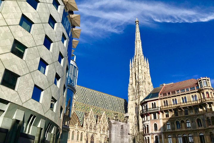 Vandretur i Wiens historiske sentrum, som viser landemerker som Hofburg-palasset og Stefansdomen, foto 10 | wizardtrip