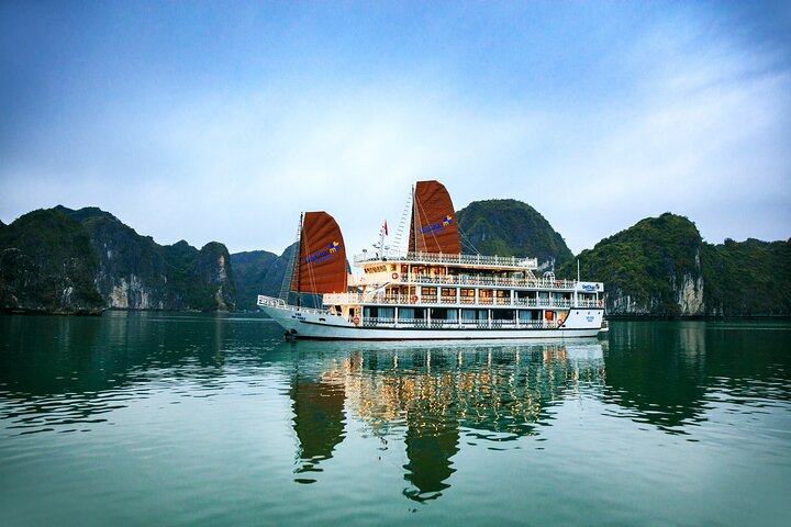 2-Day Ha Long Bay, Lan Ha Bay & Cat Ba Island Cruise | wizardtrip