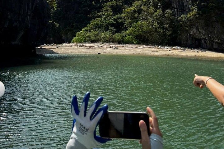 Scenic cruise through Ha Long Bay and Lan Ha Bay with kayaking and island exploration, photo 22 | wizardtrip
