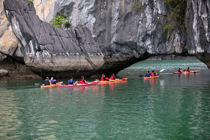 Crucero de 3 días explorando la Bahía de Ha Long, la Bahía de Lan Ha y la Isla de Cat Ba con kayak y senderismo, foto 12 | wizardtrip