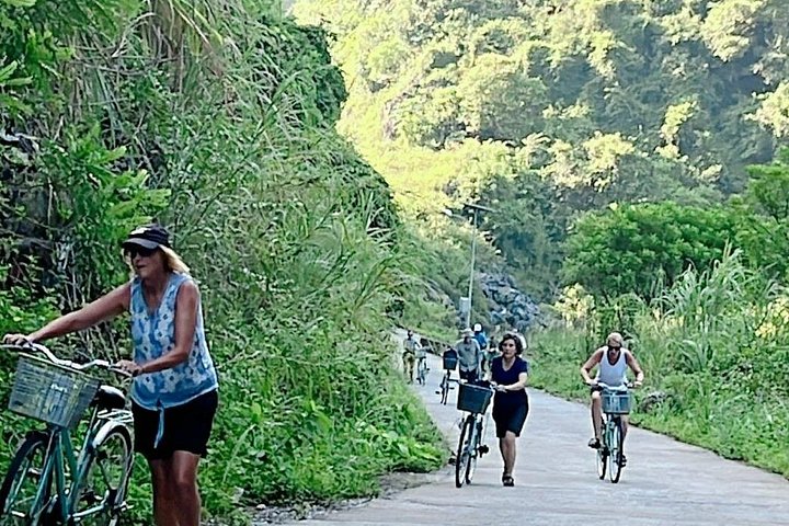 Crucero de 3 días explorando la Bahía de Ha Long, la Bahía de Lan Ha y la Isla de Cat Ba con kayak y senderismo, foto 16 | wizardtrip