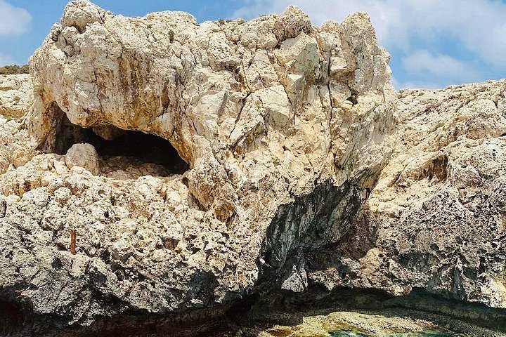 Croisière en yacht de luxe le long de la côte de Protaras, Chypre, avec arrêts baignade et toboggan, photo 18 | wizardtrip