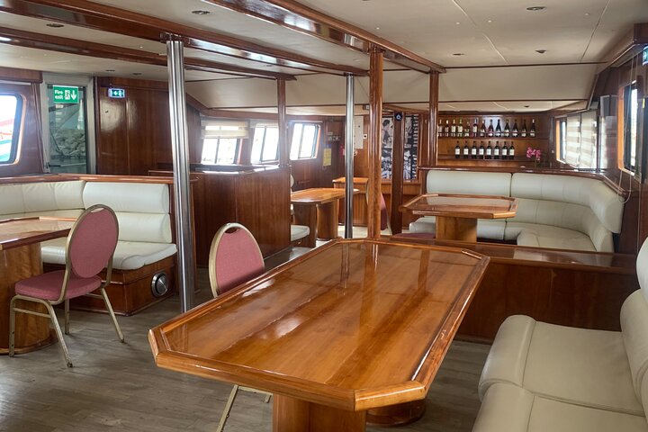 Croisière en yacht de luxe le long de la côte de Protaras, Chypre, avec arrêts baignade et toboggan, photo 22 | wizardtrip