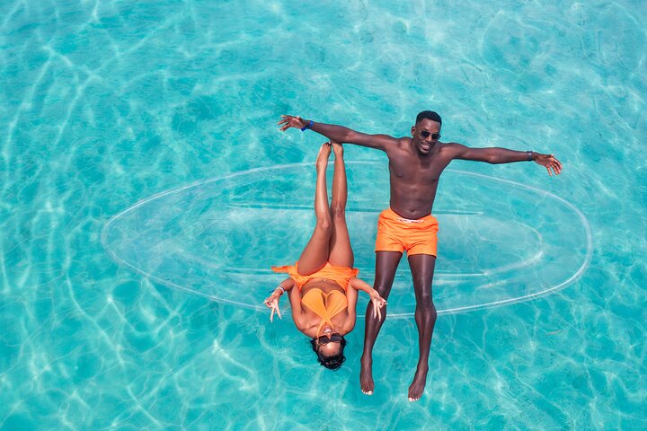 Sessão fotográfica em caiaque transparente em Curaçao com cocktails e filmagem com drone, foto 16 | wizardtrip
