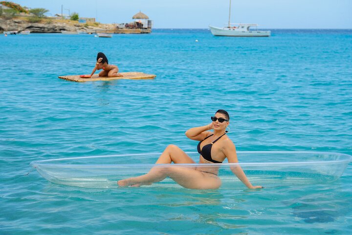 Sessão fotográfica em caiaque transparente em Curaçao com cocktails e filmagem com drone, foto 34 | wizardtrip