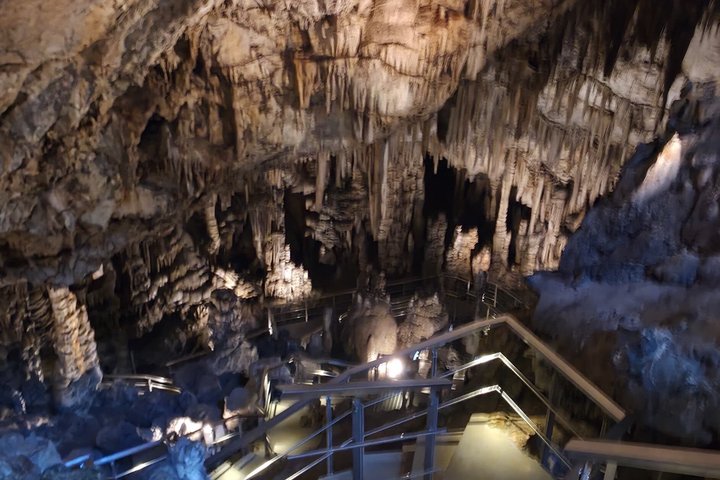 Utforsk Zeus-grotten, Lassithiplatået og tradisjonelle kretiske landsbyer på en Land Rover-tur fra Agios Nikolaos, foto 6 | wizardtrip