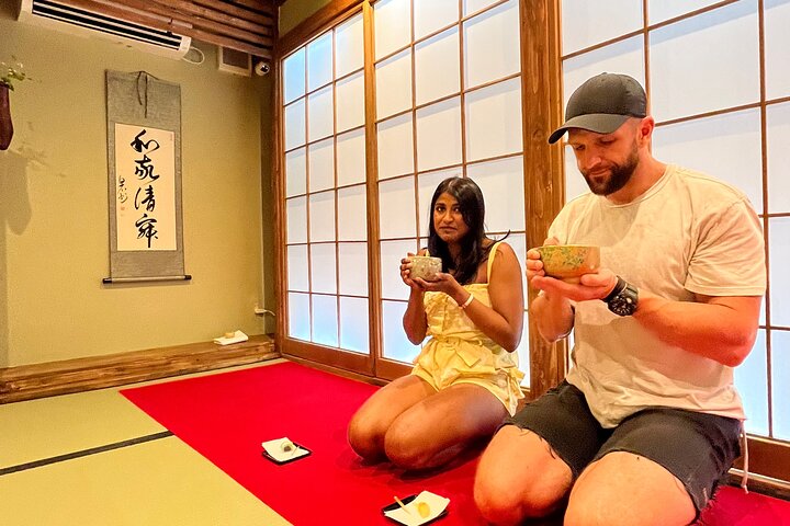 Expérience authentique de cérémonie du thé japonaise à Osaka, avec matcha et douceurs, photo 13 | wizardtrip