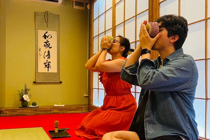 Expérience authentique de cérémonie du thé japonaise à Osaka, avec matcha et douceurs, photo 17 | wizardtrip