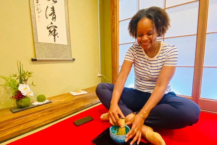 Expérience authentique de cérémonie du thé japonaise à Osaka, avec matcha et douceurs, photo 18 | wizardtrip