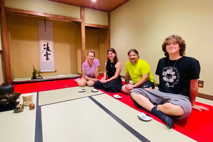 Expérience authentique de cérémonie du thé japonaise à Osaka, avec matcha et douceurs, photo 20 | wizardtrip
