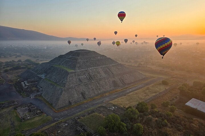 Ballongferd over de eldgamle pyramidene i Teotihuacan, Mexico, med frokost inkludert, foto 21 | wizardtrip