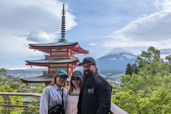 Excursion privée personnalisée en voiture au Mont Fuji avec guide et chauffeur agréés | wizardtrip