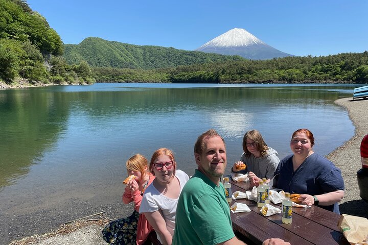 Tour privato in auto sul Monte Fuji, che mostra viste iconiche, laghi e siti culturali in Giappone, foto 26 | wizardtrip